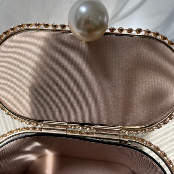 Synthetic Pearl Top-Handle Metal Bucket Bag Crystal Evening Purse (used once) - Picture 5 of 8